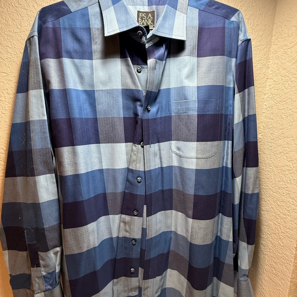 Jos. A. Bank Men's Navy and Light Blue Checkered Shirt